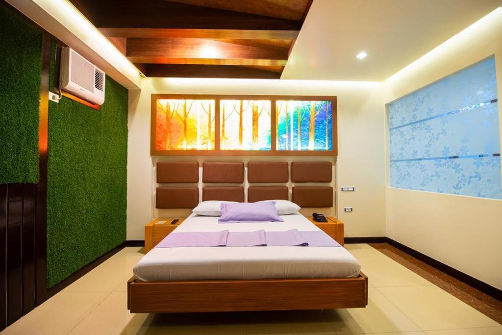 Hotel Dreamworld Las Piñas Exterior foto