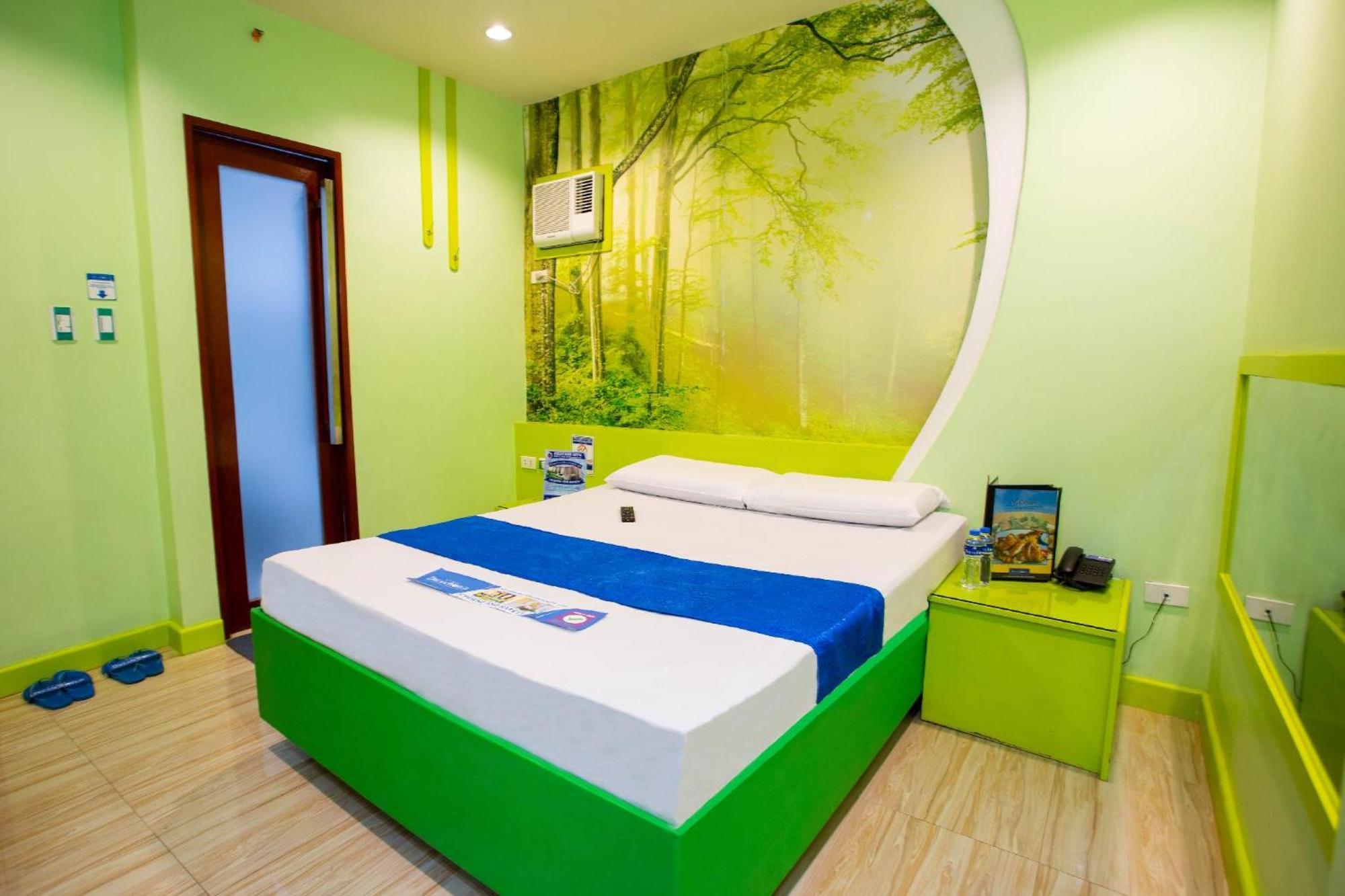 Hotel Dreamworld Las Piñas Exterior foto